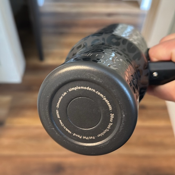 Simple Modern 30oz cup - Picture 3 of 8